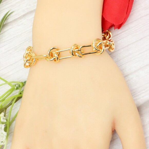 "Trendy Handmade Bracelet – A Thoughtful Gift for Girls & Women | UNVRC1635 - Picture 8 of 10